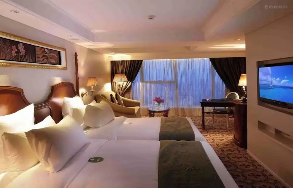 Чжаоцин: Star Lake Hotel