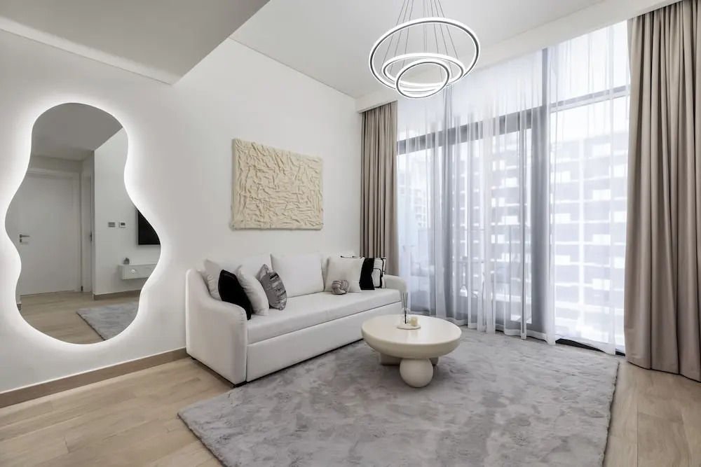 Дубай: Waves - Azizi Riviera 24: Modern 1 Bedroom Apartment