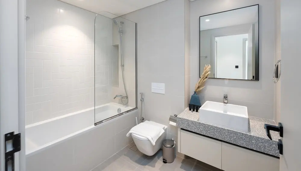 Дубай: Serene 1BR w Private Palm View Balcony