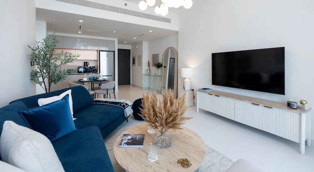 Дубай: Serene 1BR w Private Palm View Balcony
