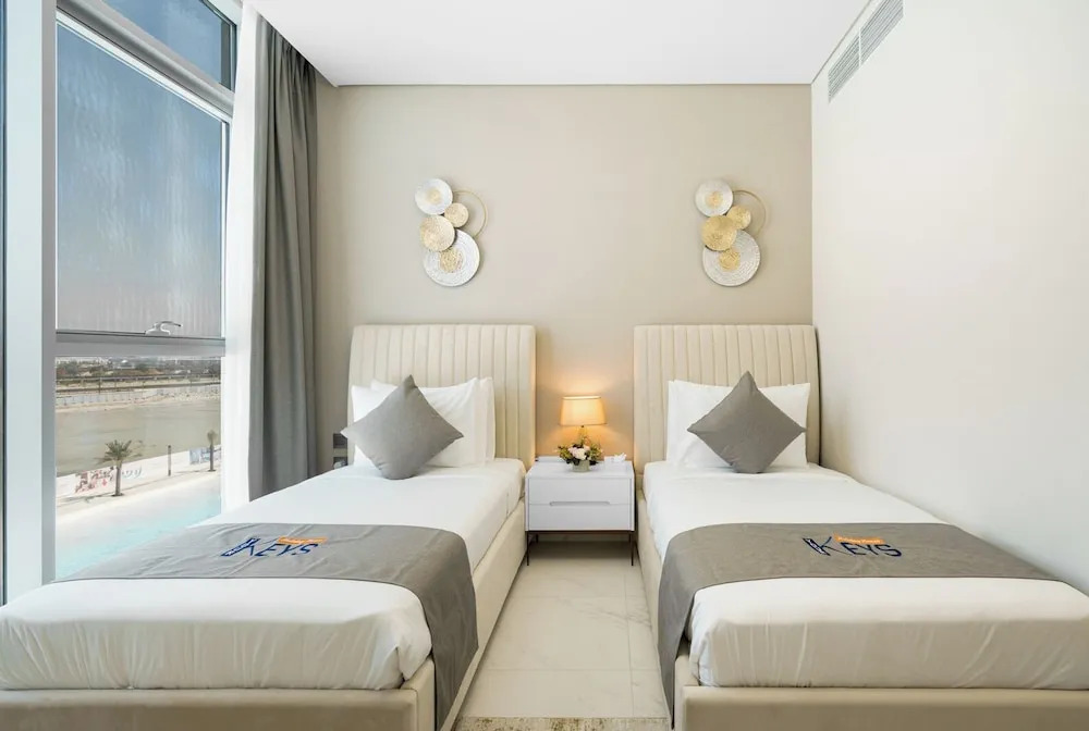 Дубай: Your Keys Holiday Homes
