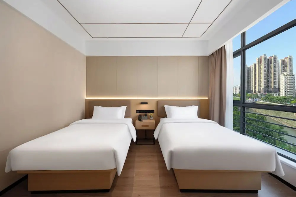 Хойчжоу: Poltton International Apartment Huiyang