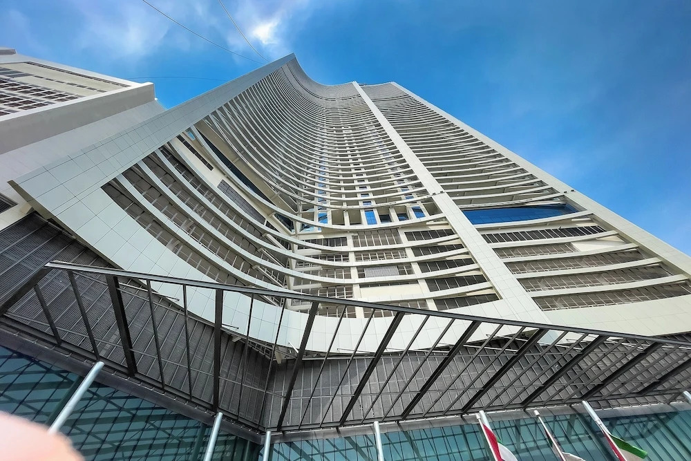 Дубай: Extremely High 2BR in Aykon City Tower