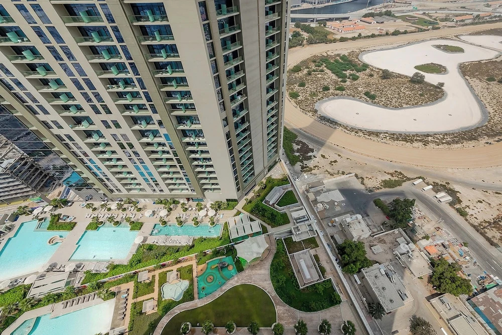 Дубай: Extremely High 2BR in Aykon City Tower