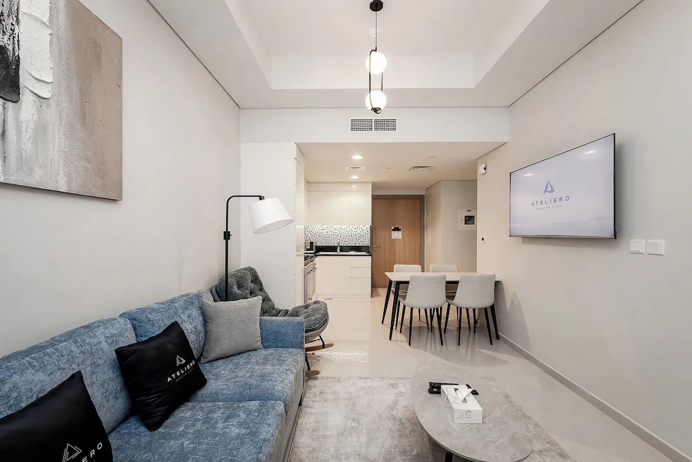 Дубай: Extremely High 2BR in Aykon City Tower