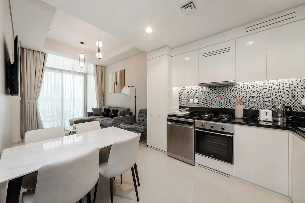 Дубай: Extremely High 2BR in Aykon City Tower