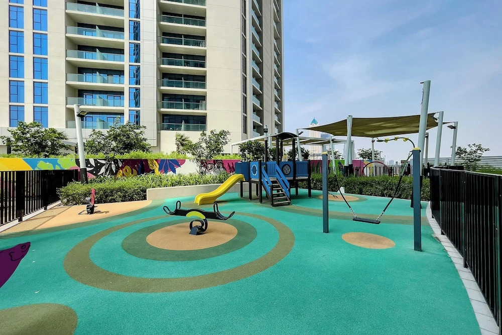 Дубай: Extremely High 2BR in Aykon City Tower