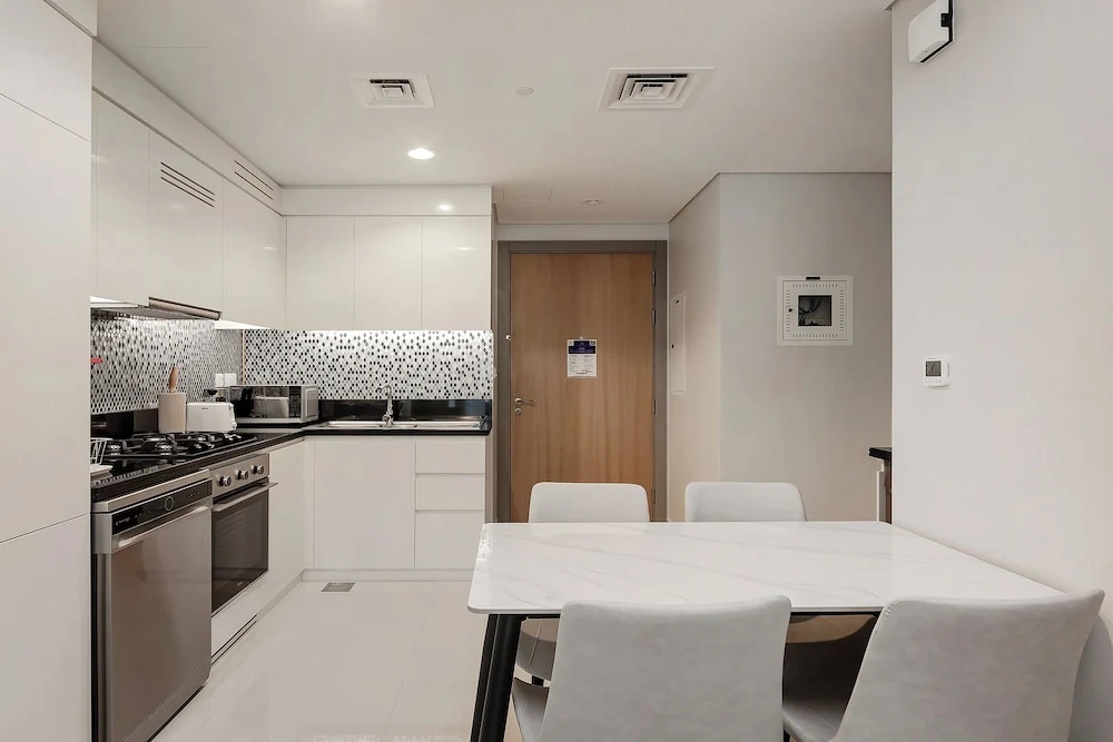 Дубай: Extremely High 2BR in Aykon City Tower