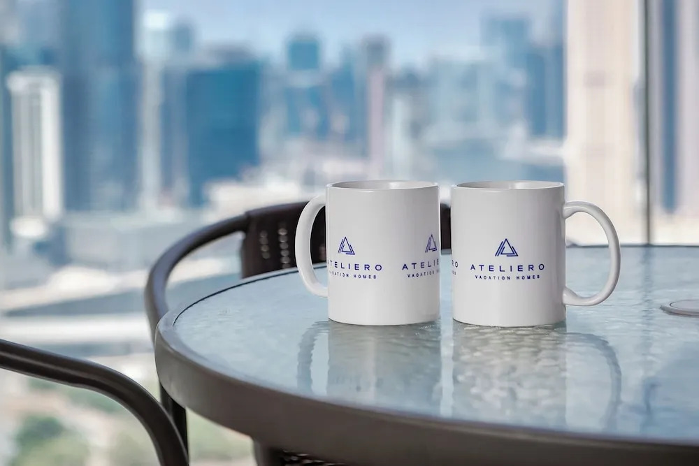 Дубай: Extremely High 2BR in Aykon City Tower