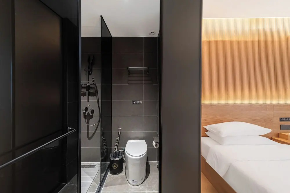 Шанхай: CaptainNo 5YouthHotel XianxiaRoad Branch