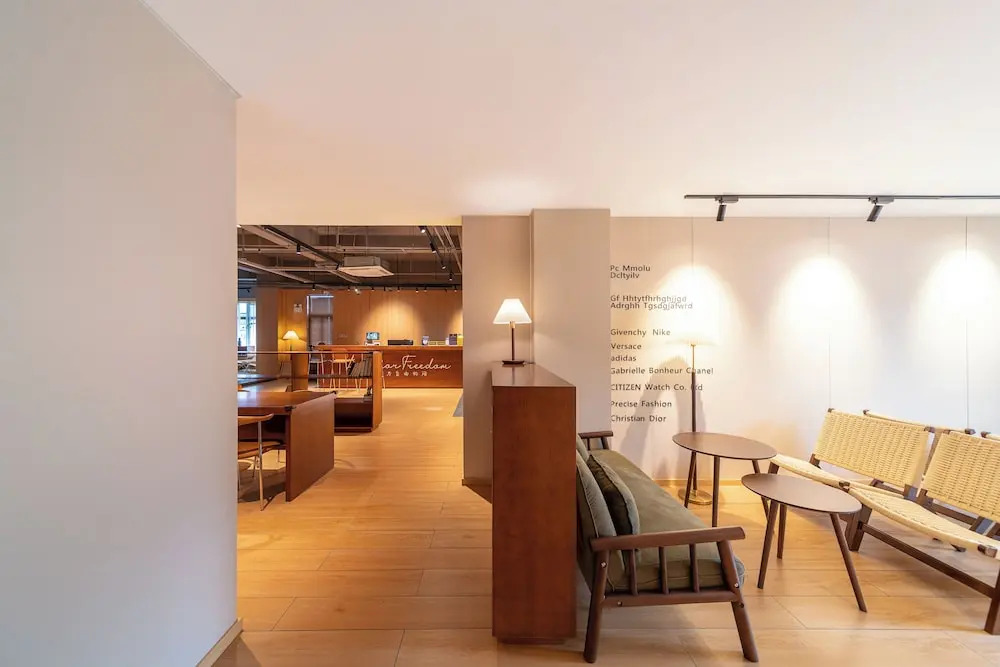 Шанхай: CaptainNo 5YouthHotel XianxiaRoad Branch