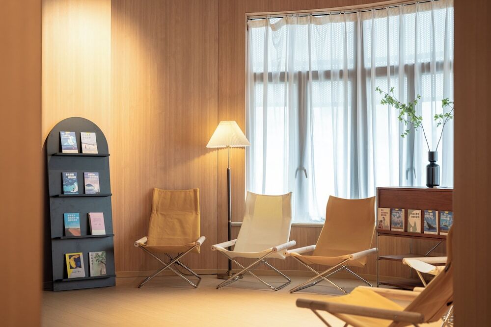 Шанхай: CaptainNo 5YouthHotel XianxiaRoad Branch