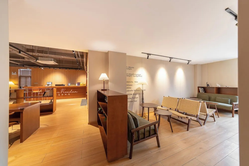 Шанхай: CaptainNo 5YouthHotel XianxiaRoad Branch