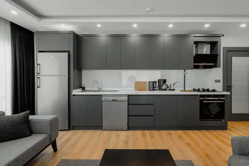 Анталья: Modern Flat w Patio and Garden 5 min to Lara Beach