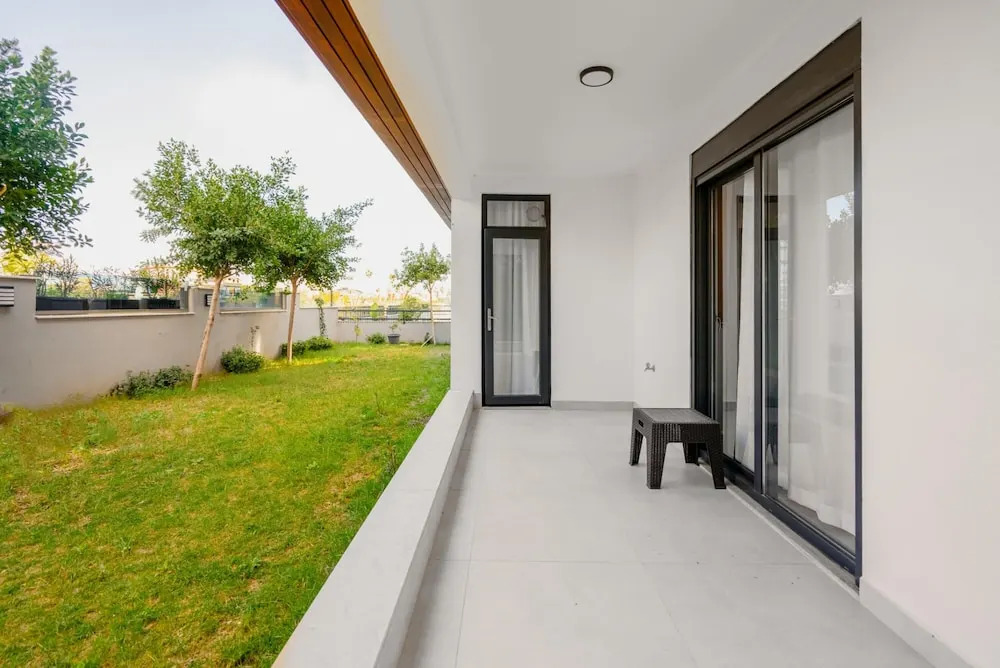 Modern Flat w Patio and Garden 5 min to Lara Beach — фото 3