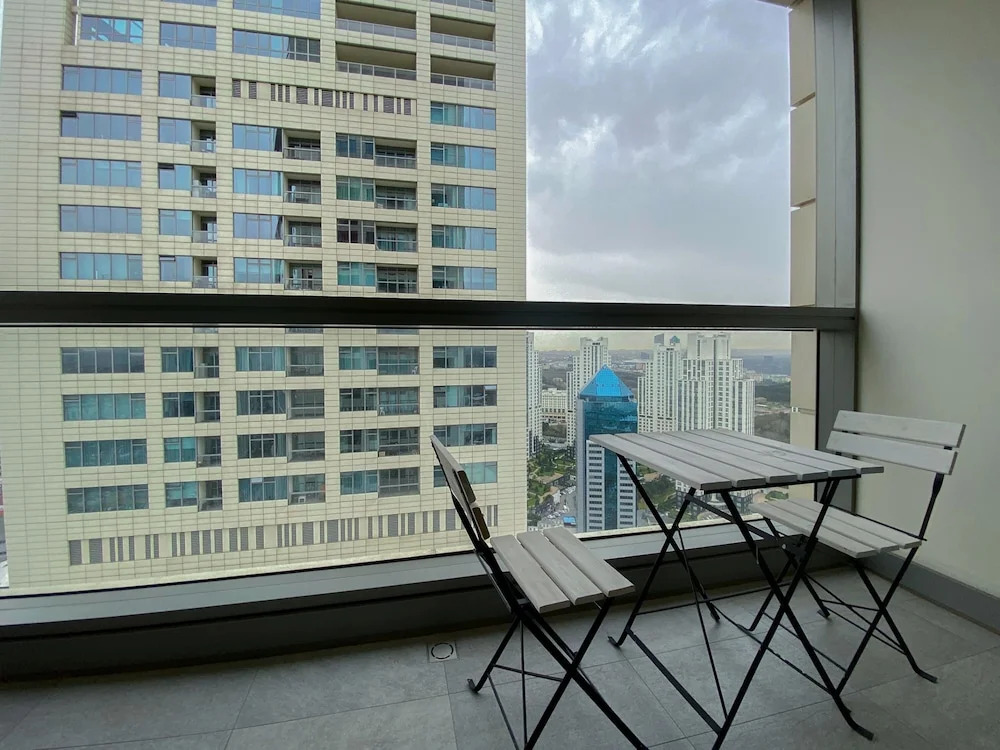 Стамбул: Modern Residence w Balcony 5 min to Istinye Mall