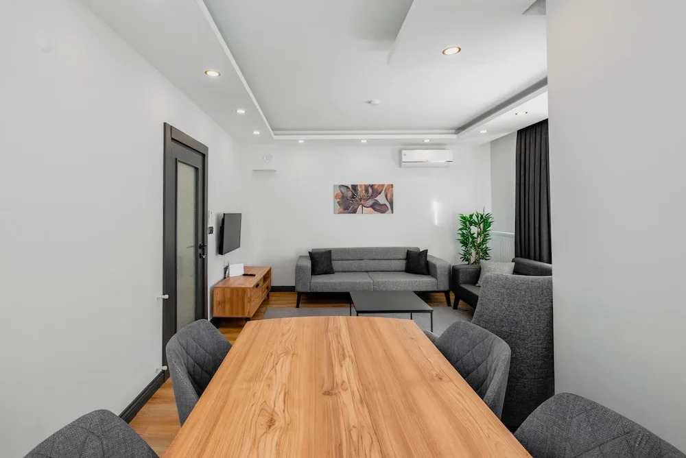 Central Flat w Balcony 5 min to Lara Beach — фото 2
