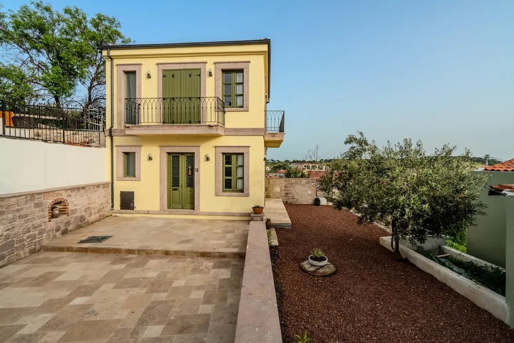 Rustic House With View Balcony in Ayvalik — фото 1