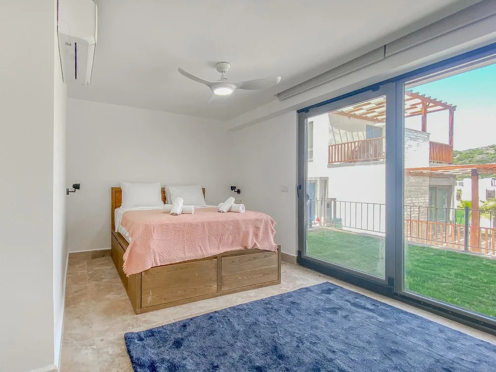 Милас: Sea View House w Balcony 3 min to Beach in Milas
