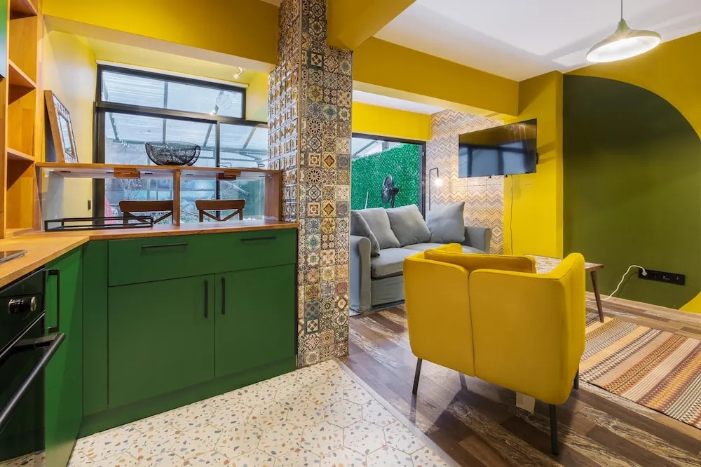 Стамбул: Flat w Jacuzzi and Backyard 6 min to Kadikoy Coast
