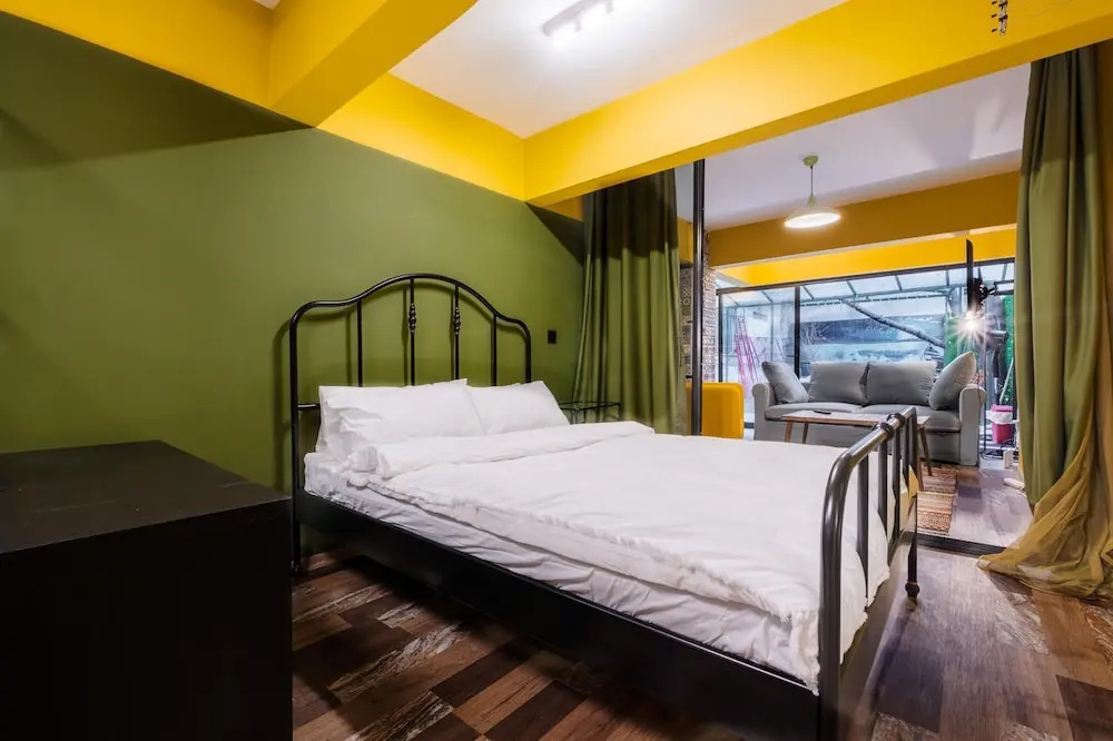Flat w Jacuzzi and Backyard 6 min to Kadikoy Coast — фото 4