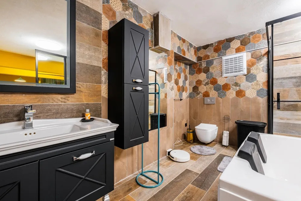 Стамбул: Flat w Jacuzzi and Backyard 6 min to Kadikoy Coast
