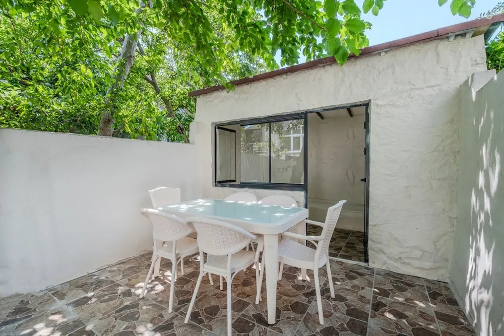 Стамбул: House w Garden 10 min to City s in Beyoglu