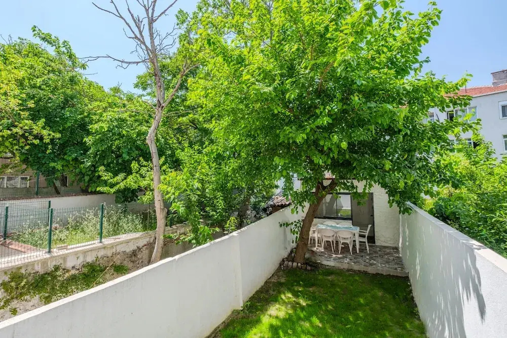 Стамбул: House w Garden 10 min to City s in Beyoglu
