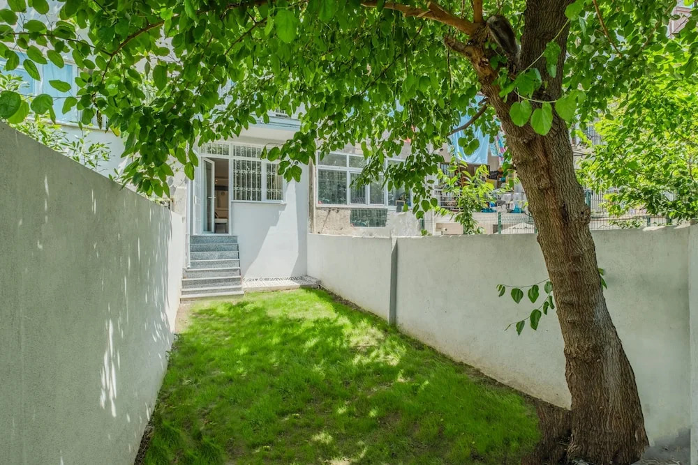 House w Garden 10 min to City s in Beyoglu — фото 1