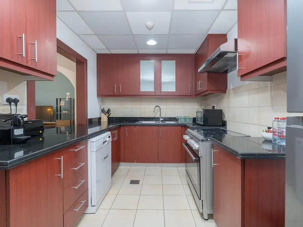 Дубай: 3BR Boutique Apt Near JBR Beach by Belvilla
