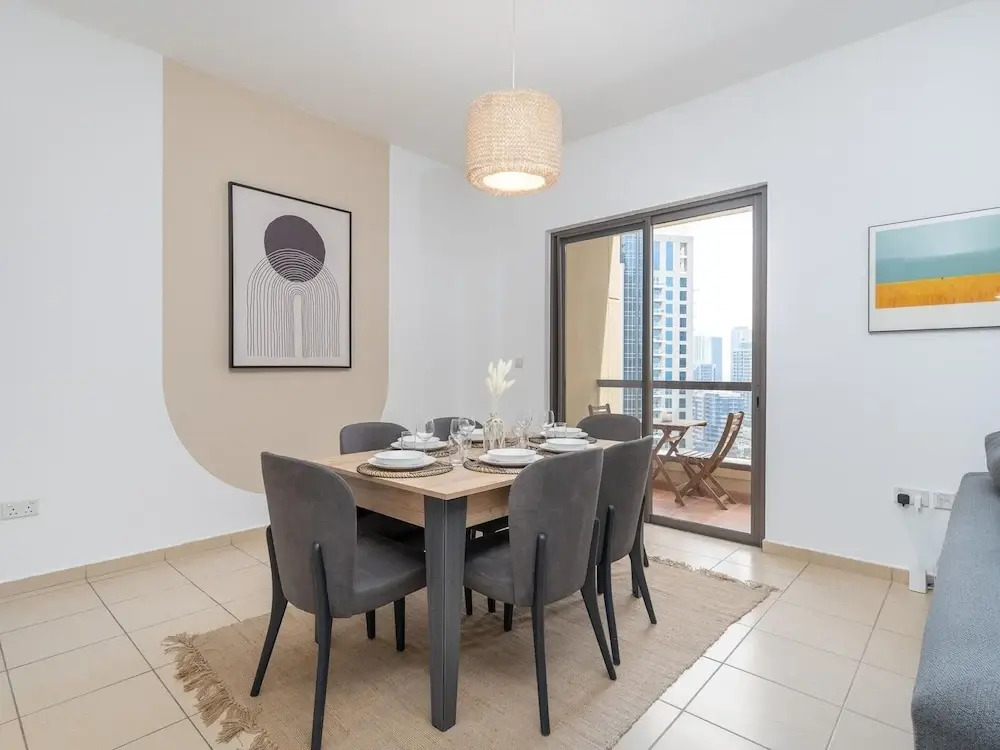 Дубай: 3BR Boutique Apt Near JBR Beach by Belvilla