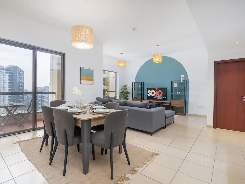 Дубай: 3BR Boutique Apt Near JBR Beach by Belvilla