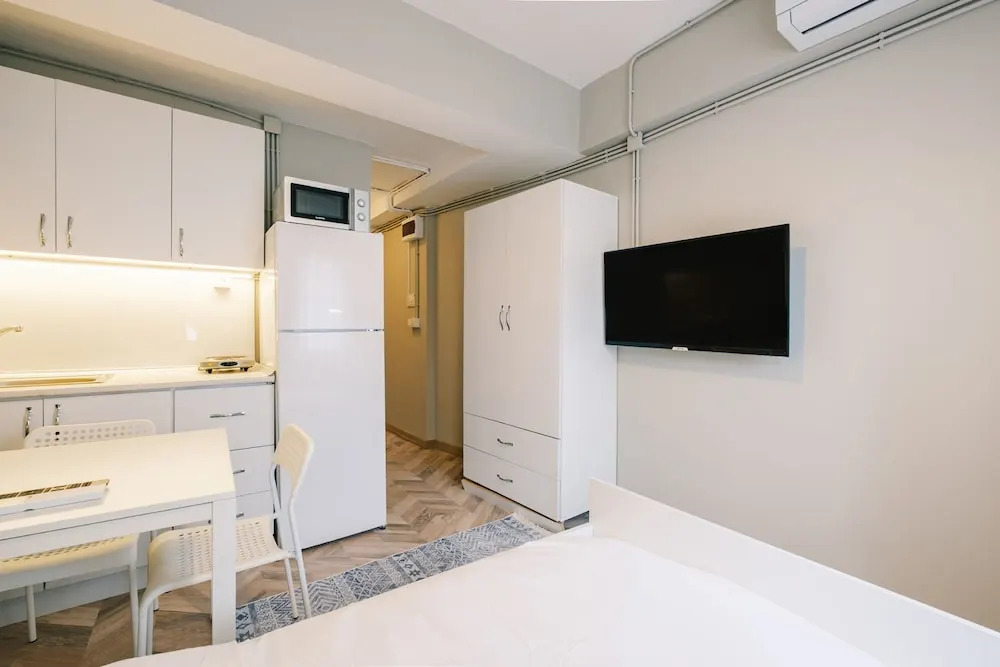 Стамбул: Studio With a Sea View Balcony in Bakirkoy