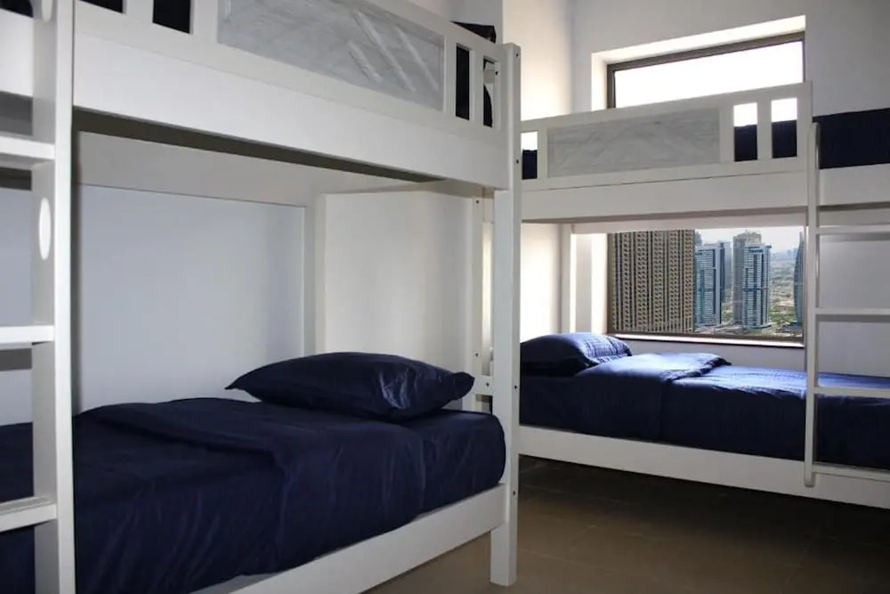 Дубай: Urban Panda Skyview Hostel JBR