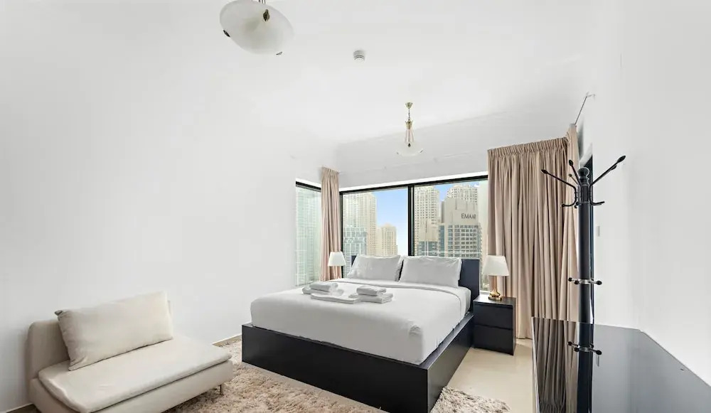 Дубай: WelHome - Stunning High-Rise with Canal View Near MarinaMall