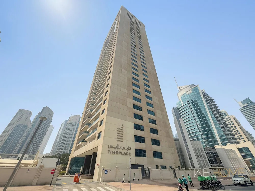 Дубай: WelHome - Stunning High-Rise with Canal View Near MarinaMall