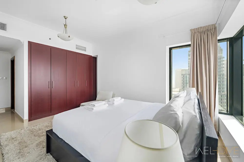 Дубай: WelHome - Stunning High-Rise with Canal View Near MarinaMall