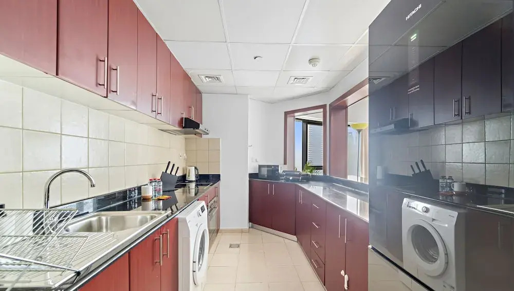 Дубай: WelHome - Stunning High-Rise with Canal View Near MarinaMall