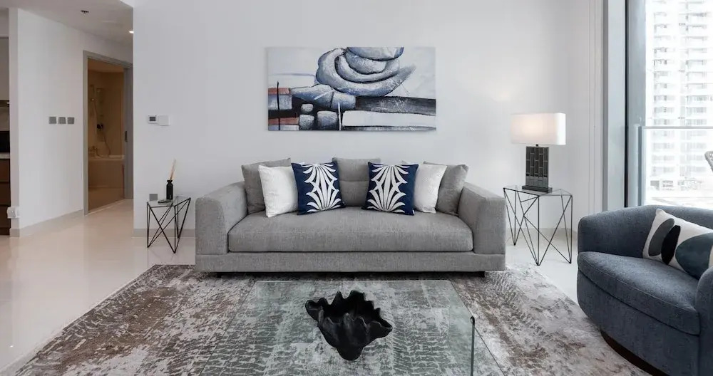 Дубай: Contemporary 1BR w Dubai Marina Glimpse
