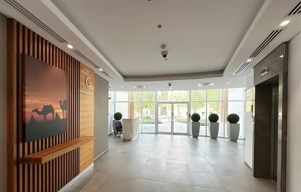 Дубай: 2-Bedroom Holiday Home Remraam Community