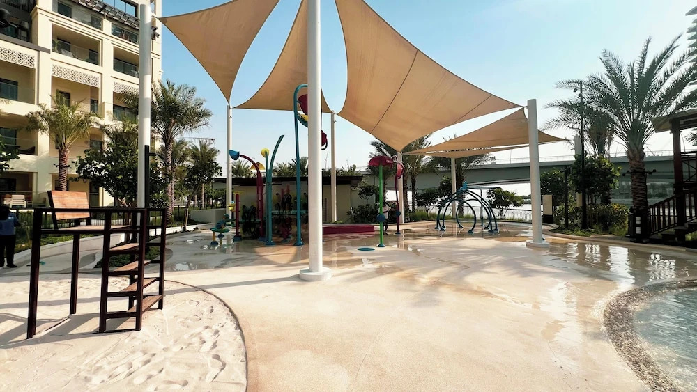 Дубай: 1BR with beach access at Vida Residence