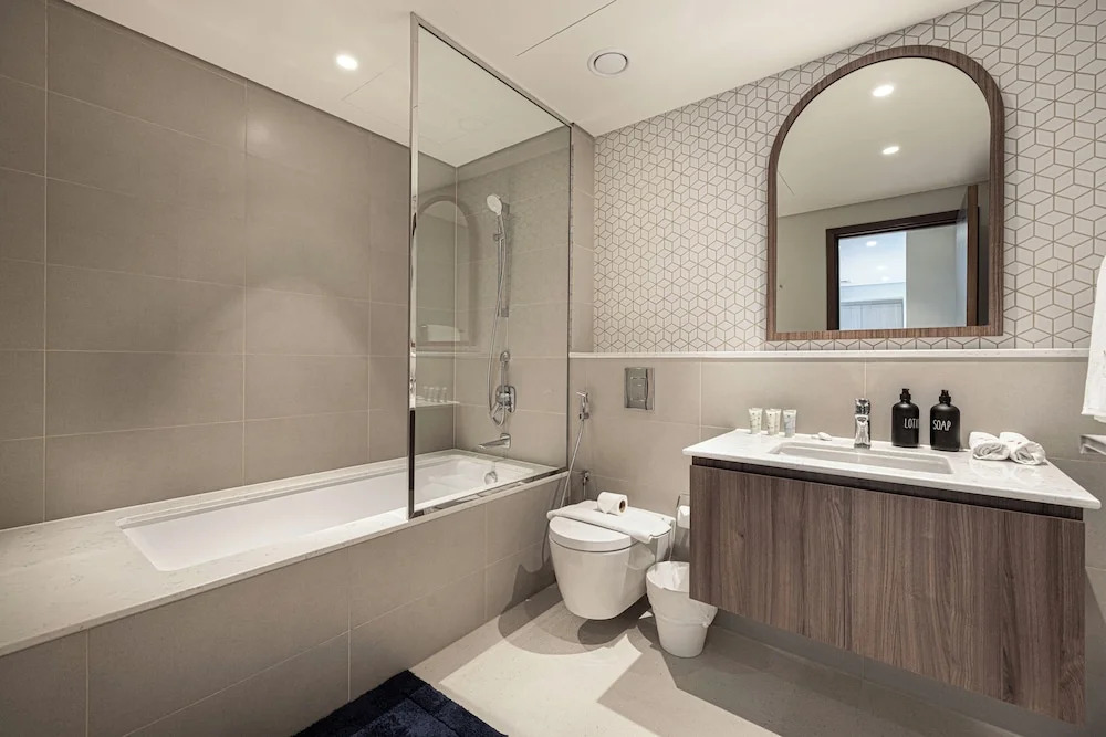 Дубай: 1BR with beach access at Vida Residence