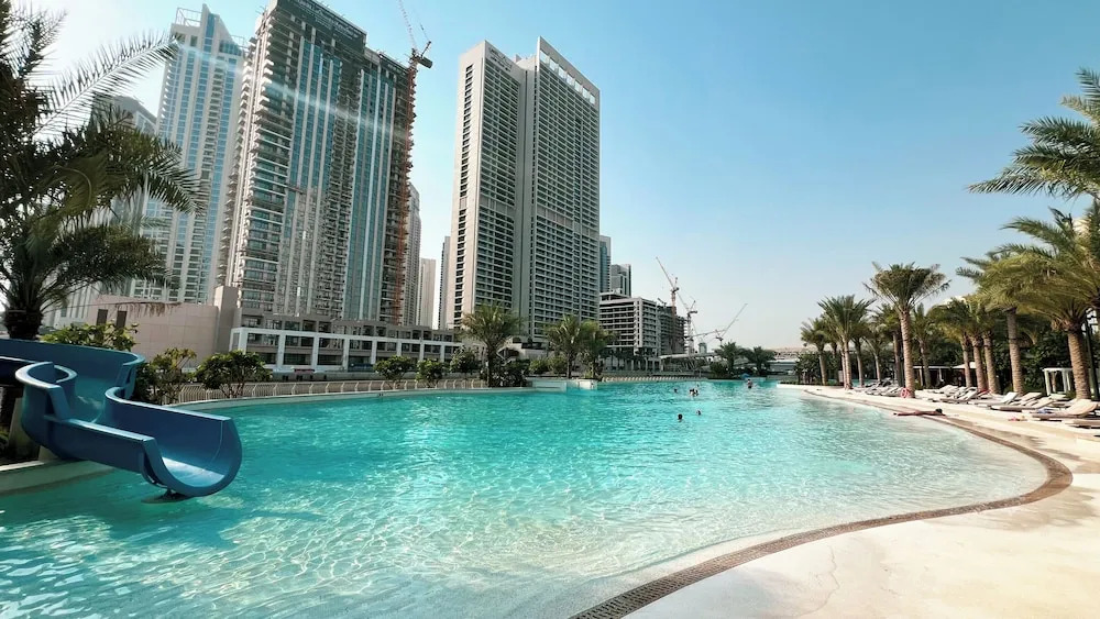 Дубай: 1BR with beach access at Vida Residence