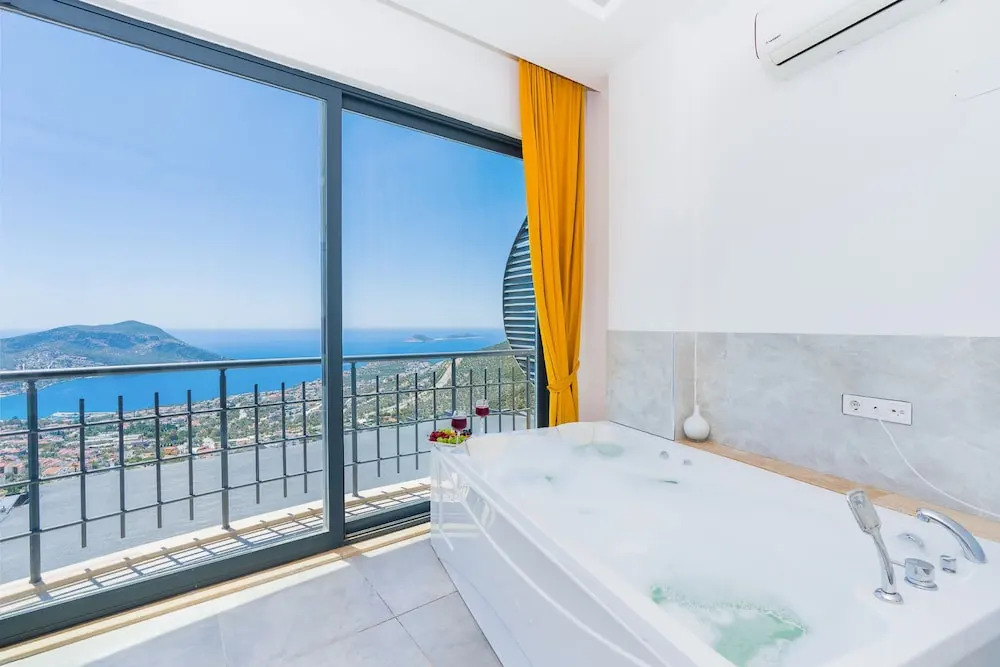 Калкан: Lux Villa With Jacuzzi Inf Pool - All Rooms w AC
