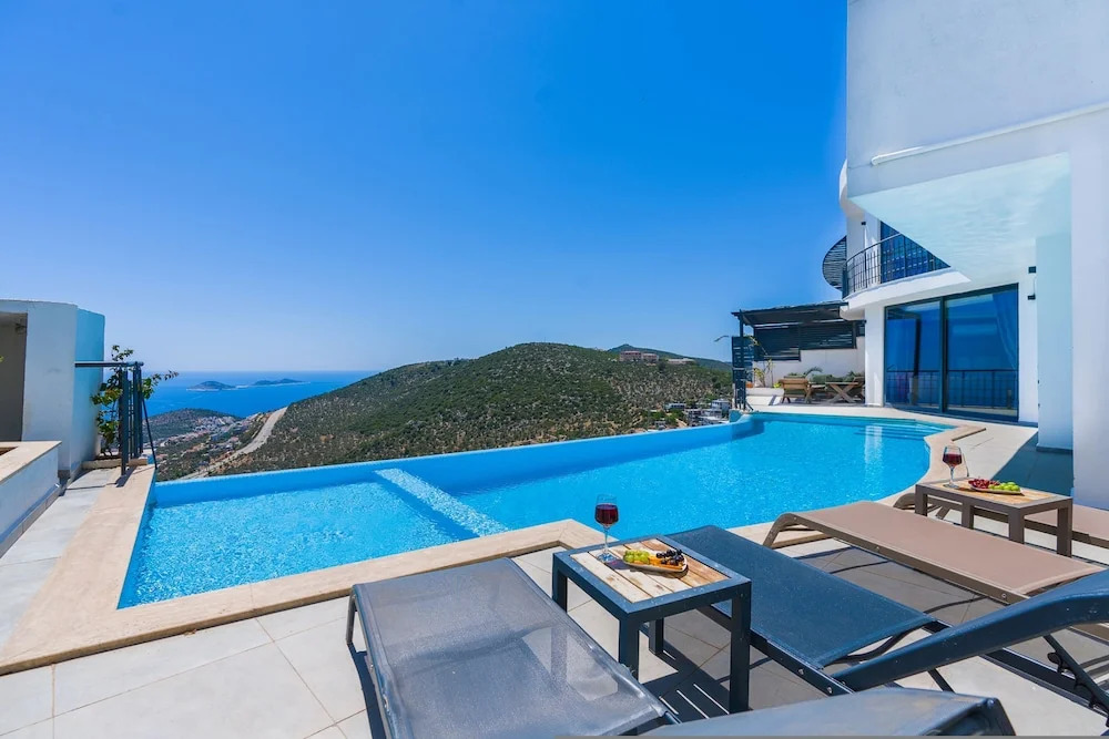 Калкан: Lux Villa With Jacuzzi Inf Pool - All Rooms w AC