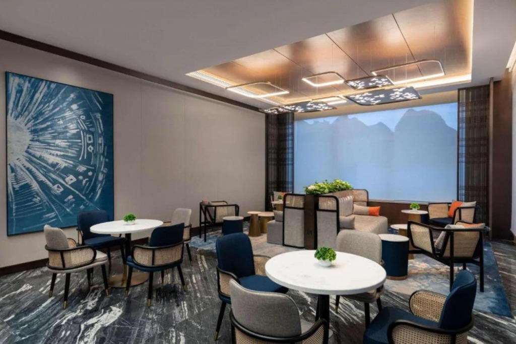 Синъи: Hilton Garden Inn Xingyi Wanfenglin