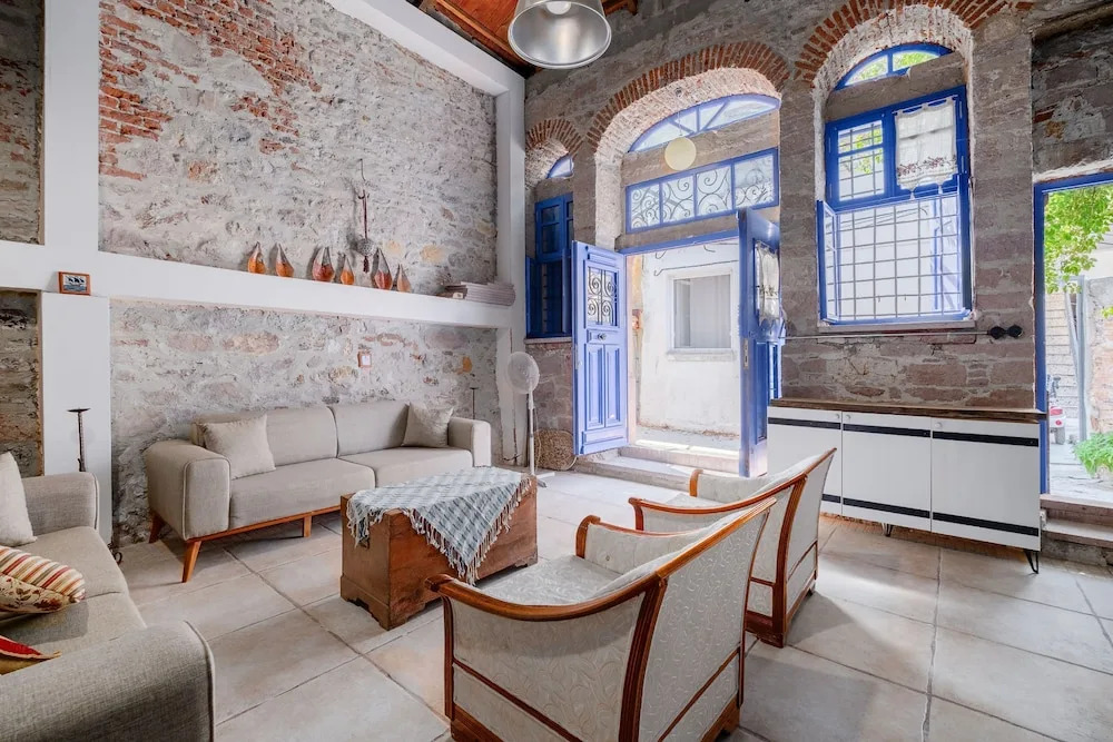 Айвалык: Central Stone Loft - 2 Mins Beach - 5 Mins Marina