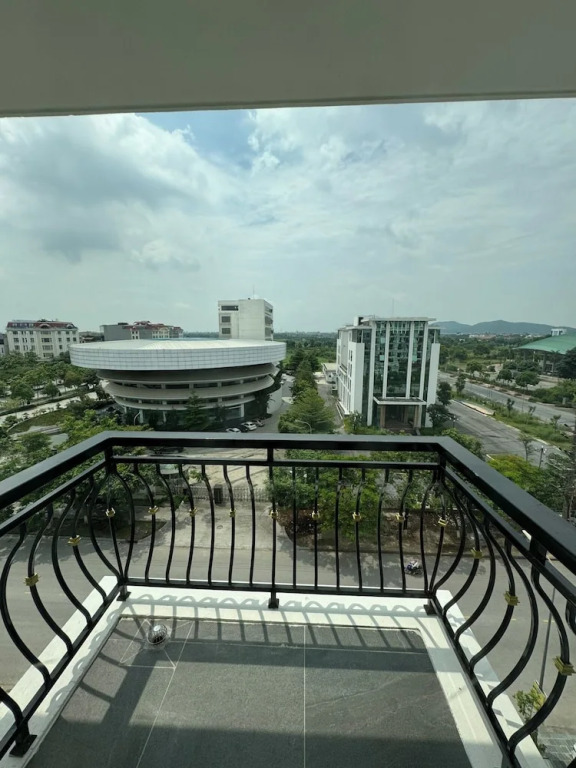 Бакнинь: Luxury Phoenix Hotel 2