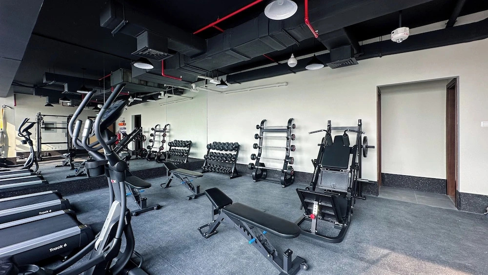 Дубай: Waves - Stylish 1BR Close to IMG World & Global Village