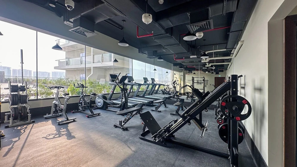 Дубай: Waves - Stylish 1BR Close to IMG World & Global Village